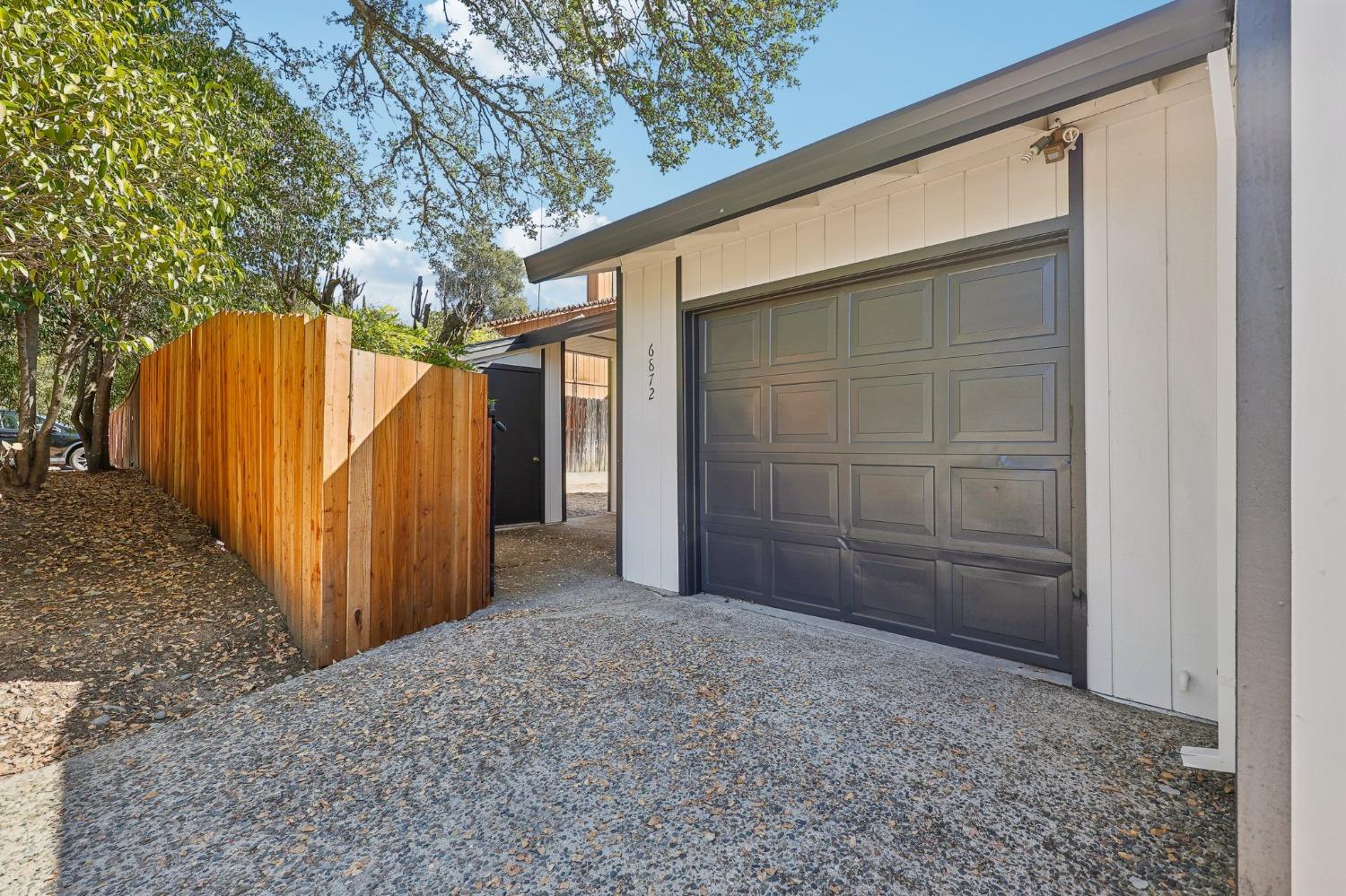 6870 Folsom Oaks Court