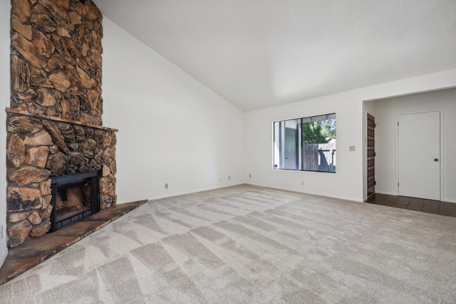 6870 Folsom Oaks Court