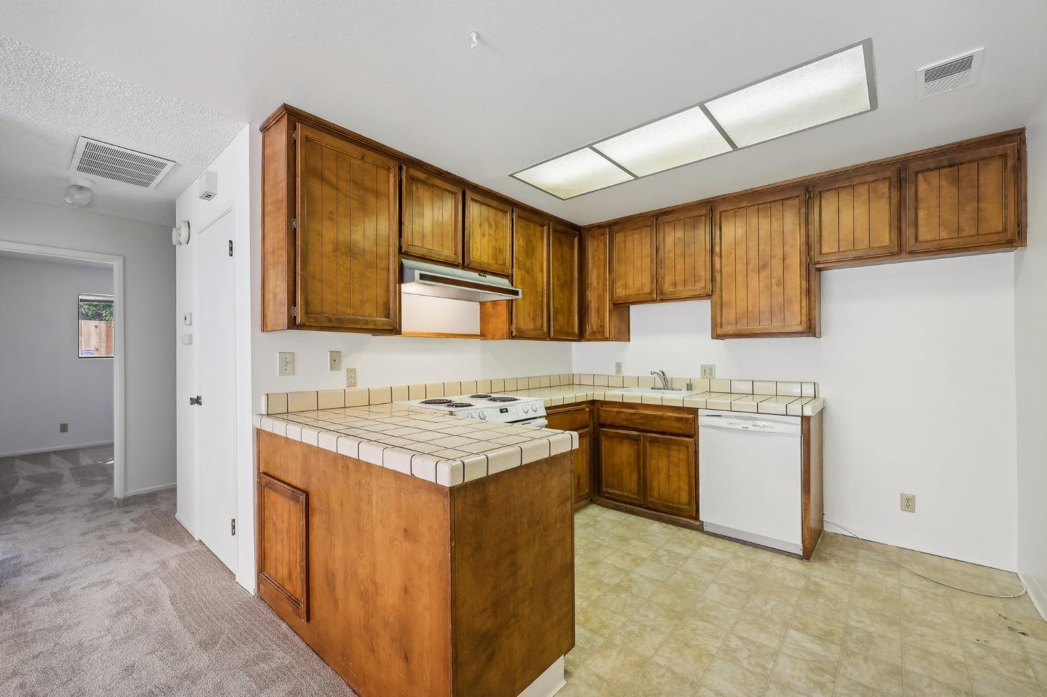 6870 Folsom Oaks Court
