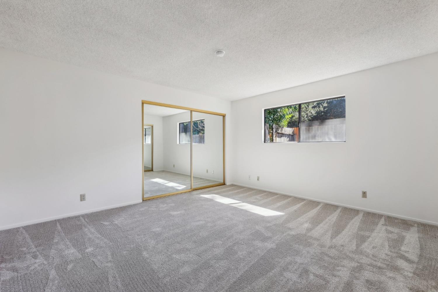 6870 Folsom Oaks Court