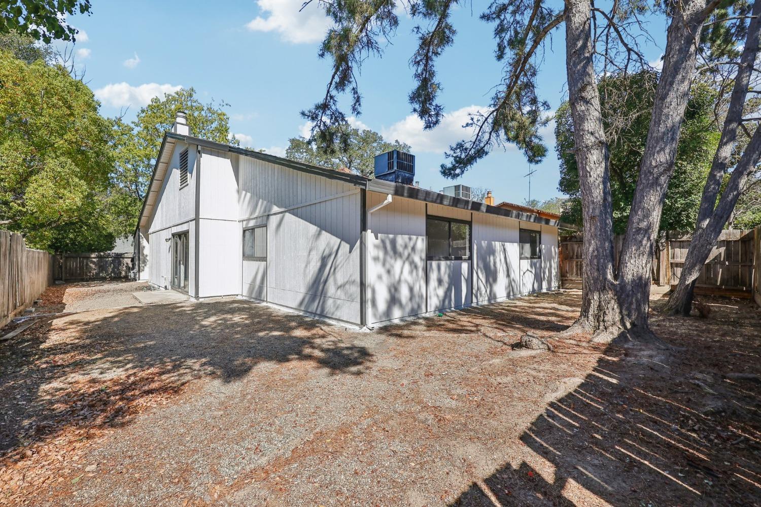 6870 Folsom Oaks Court