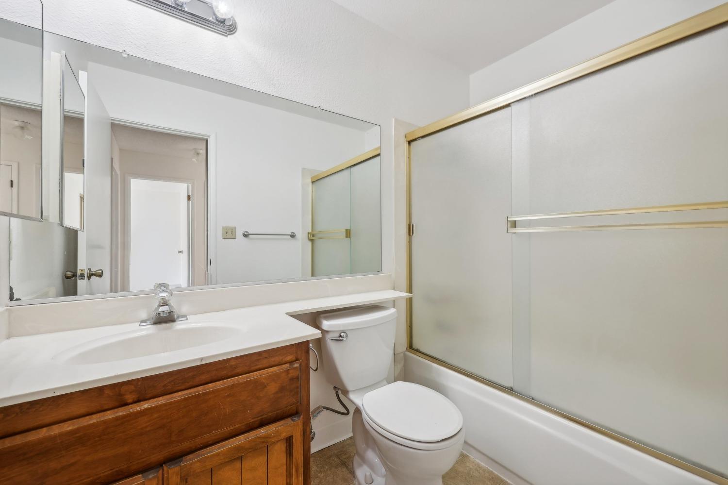 6870 Folsom Oaks Court