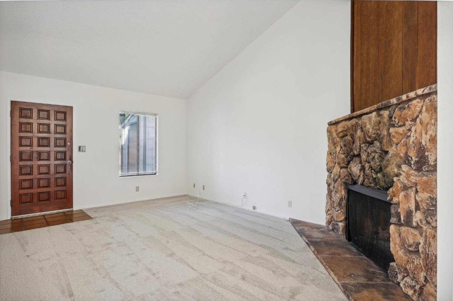 6870 Folsom Oaks Court
