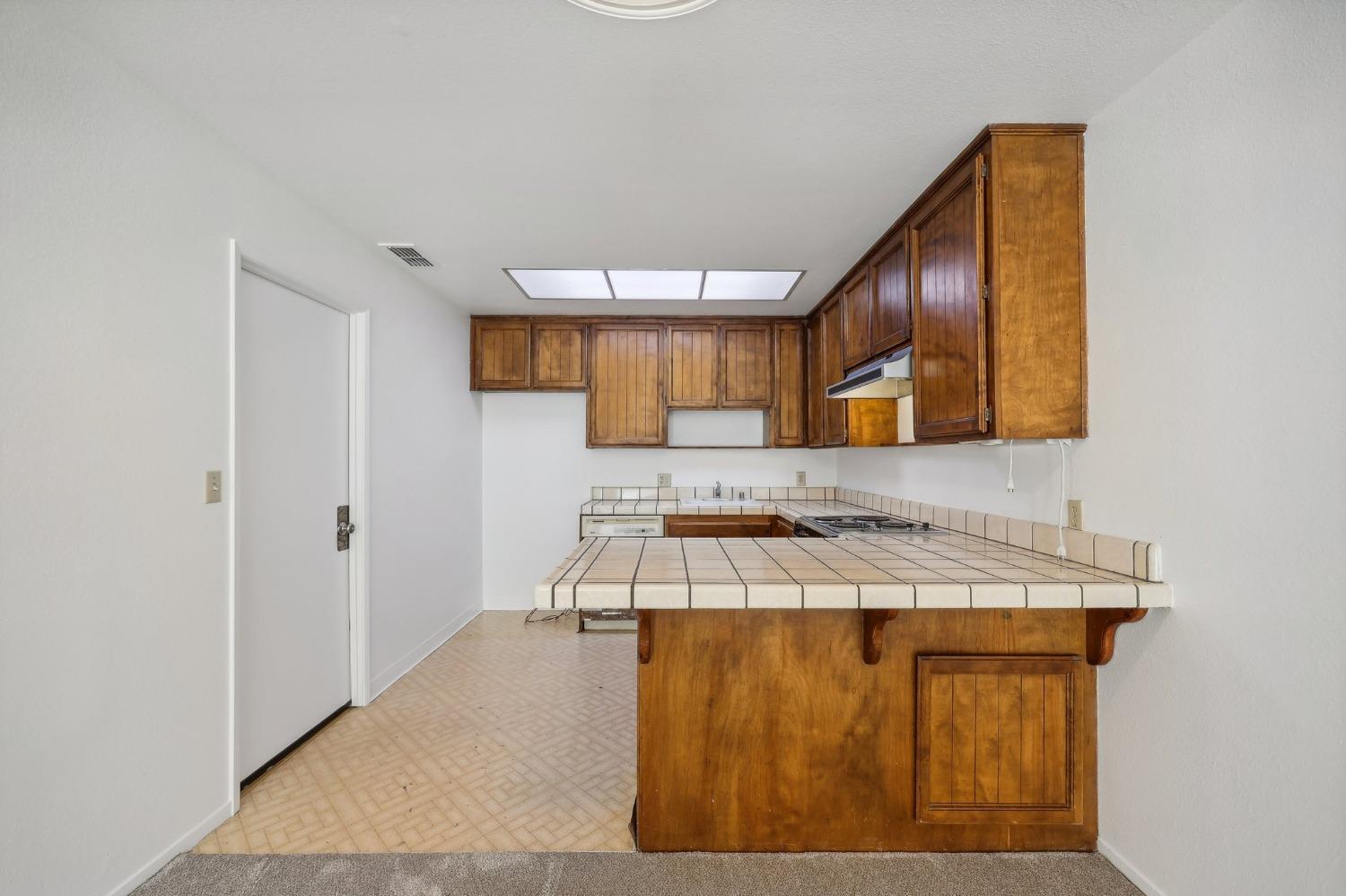 6870 Folsom Oaks Court
