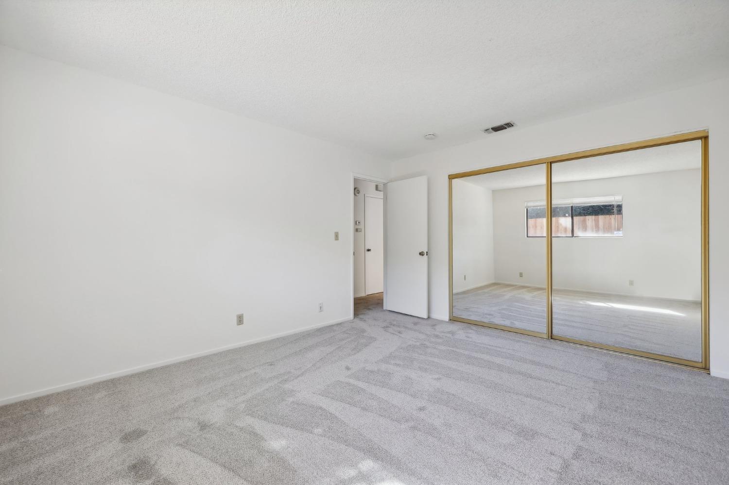 6870 Folsom Oaks Court