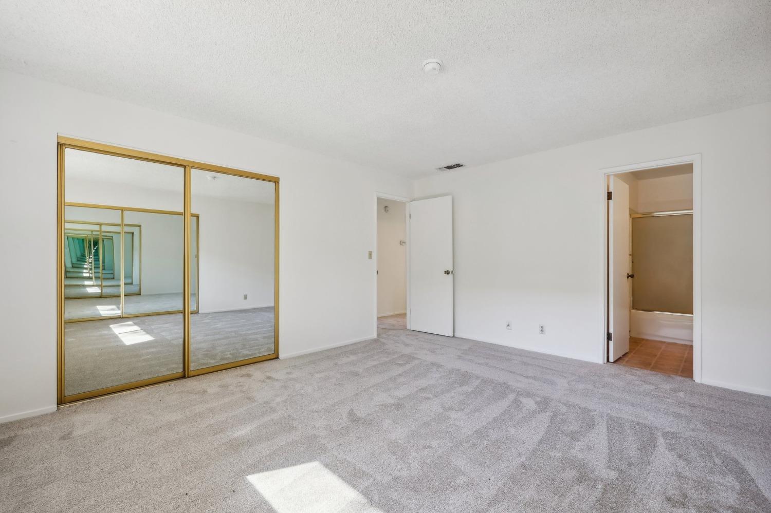 6870 Folsom Oaks Court