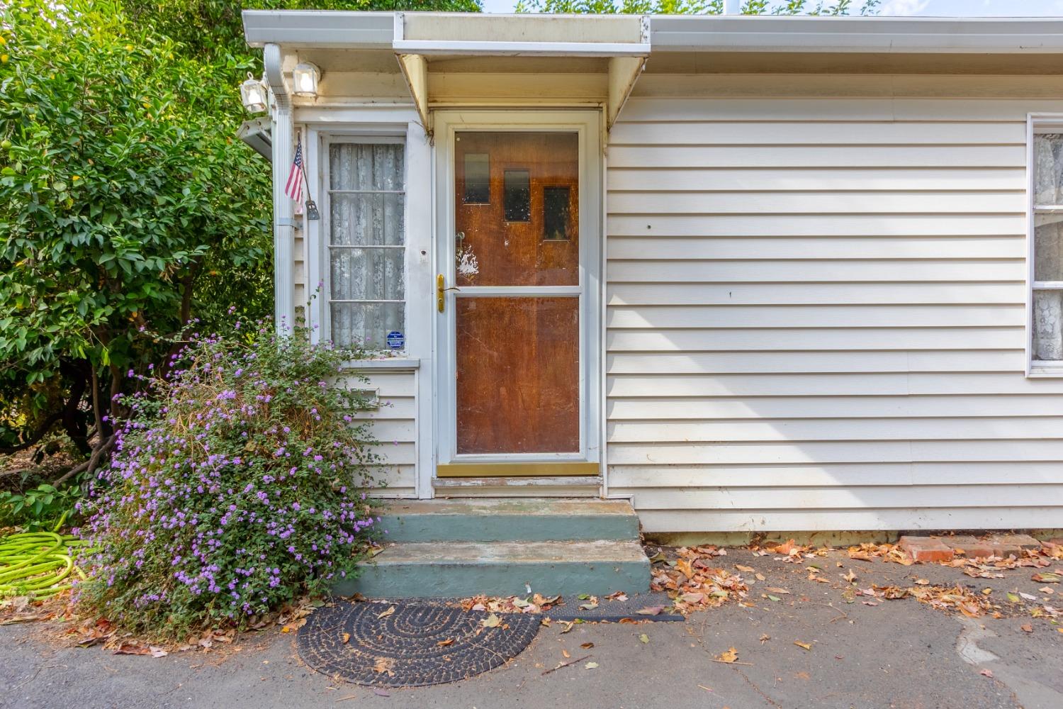628 James Street
