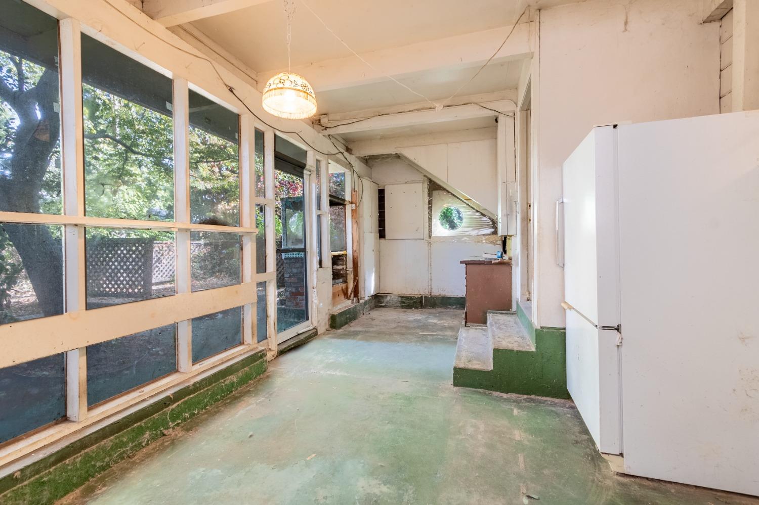 628 James Street