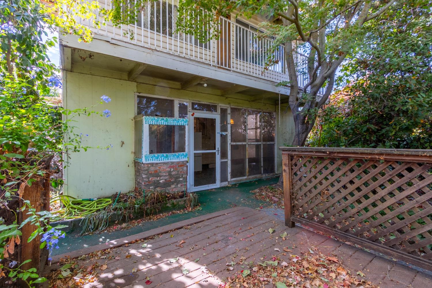 628 James Street
