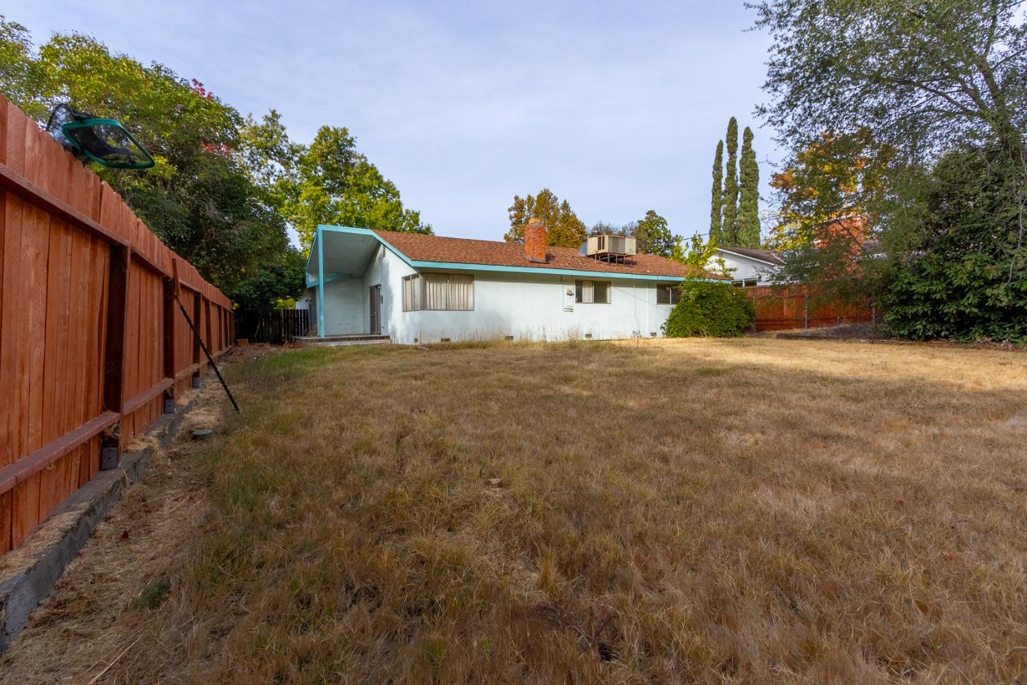 2550 Los Feliz Way