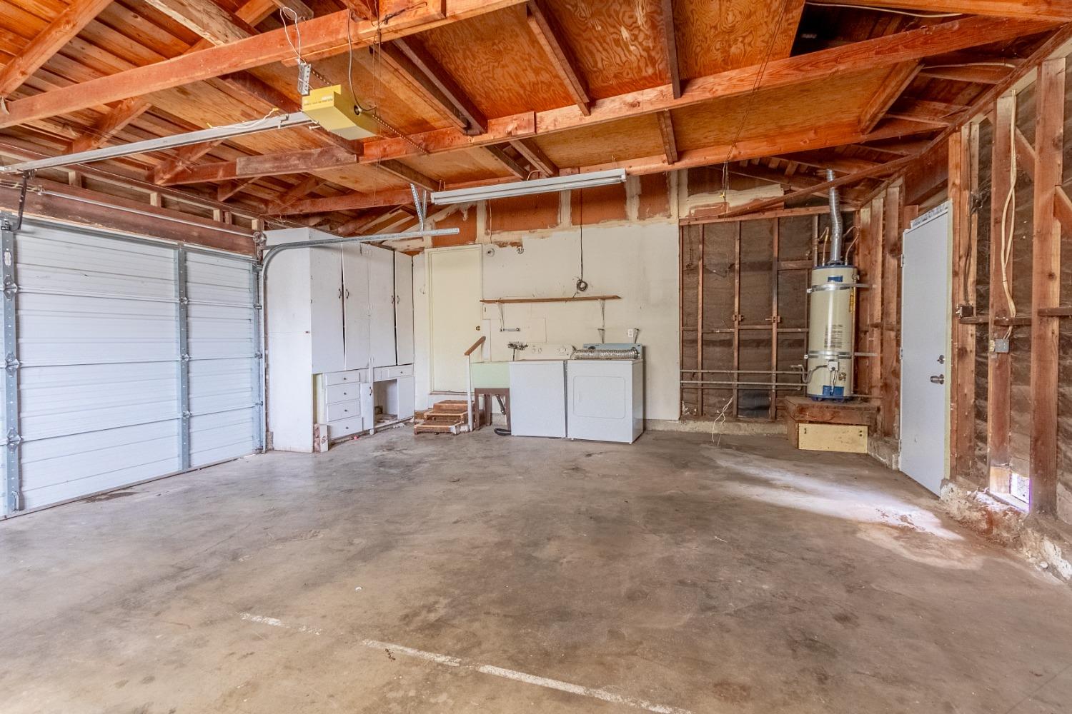 2550 Los Feliz Way