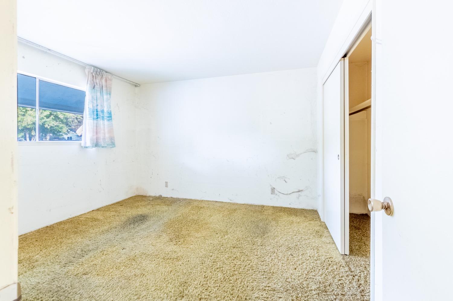 2550 Los Feliz Way