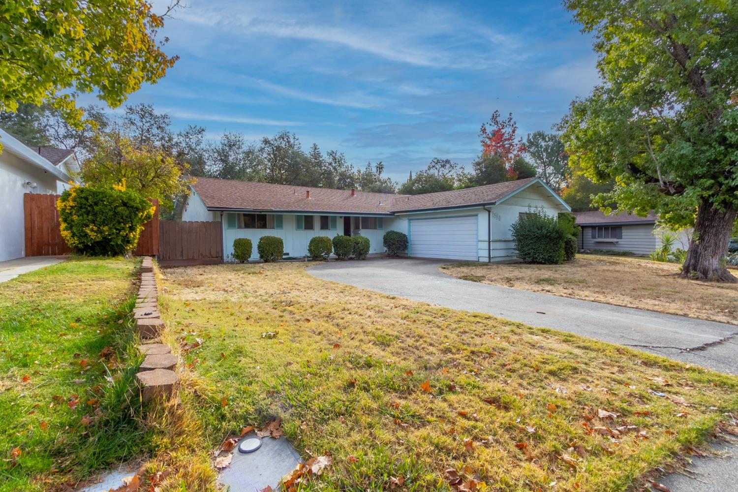 2550 Los Feliz Way