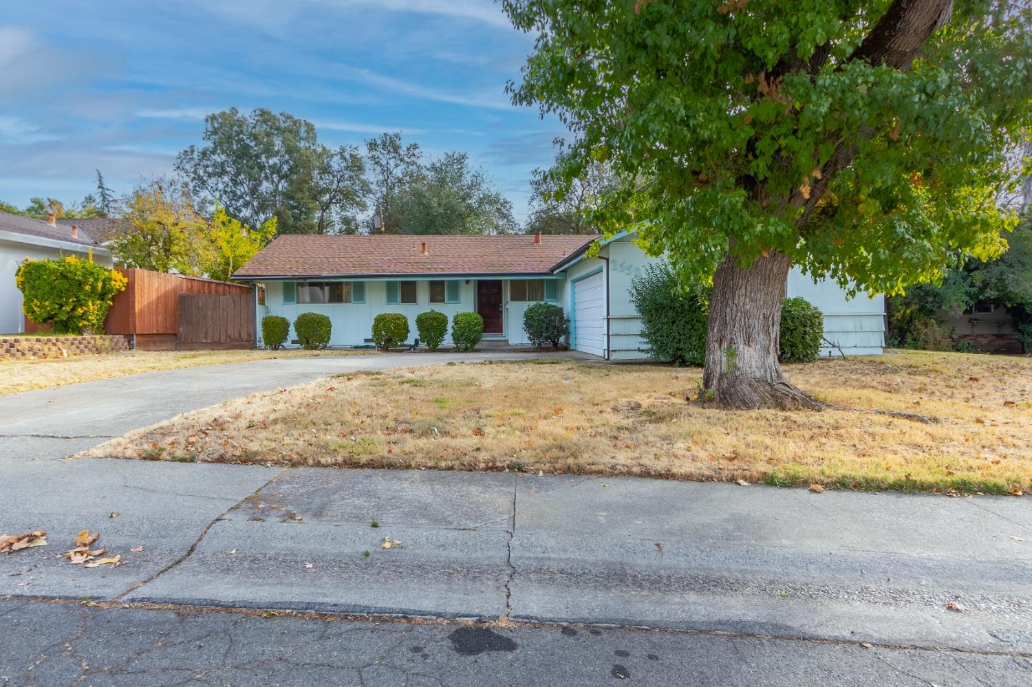 2550 Los Feliz Way