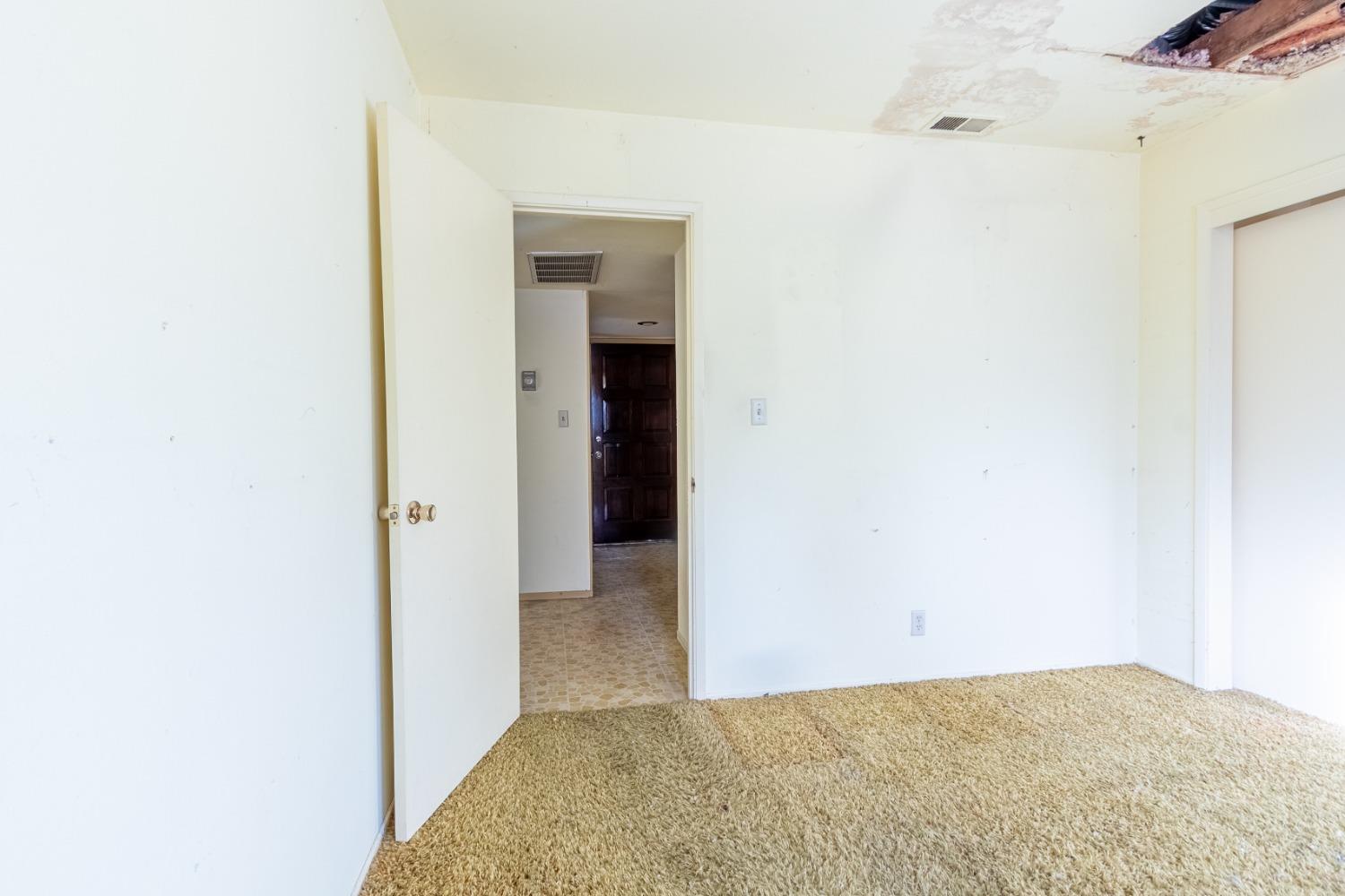 2550 Los Feliz Way