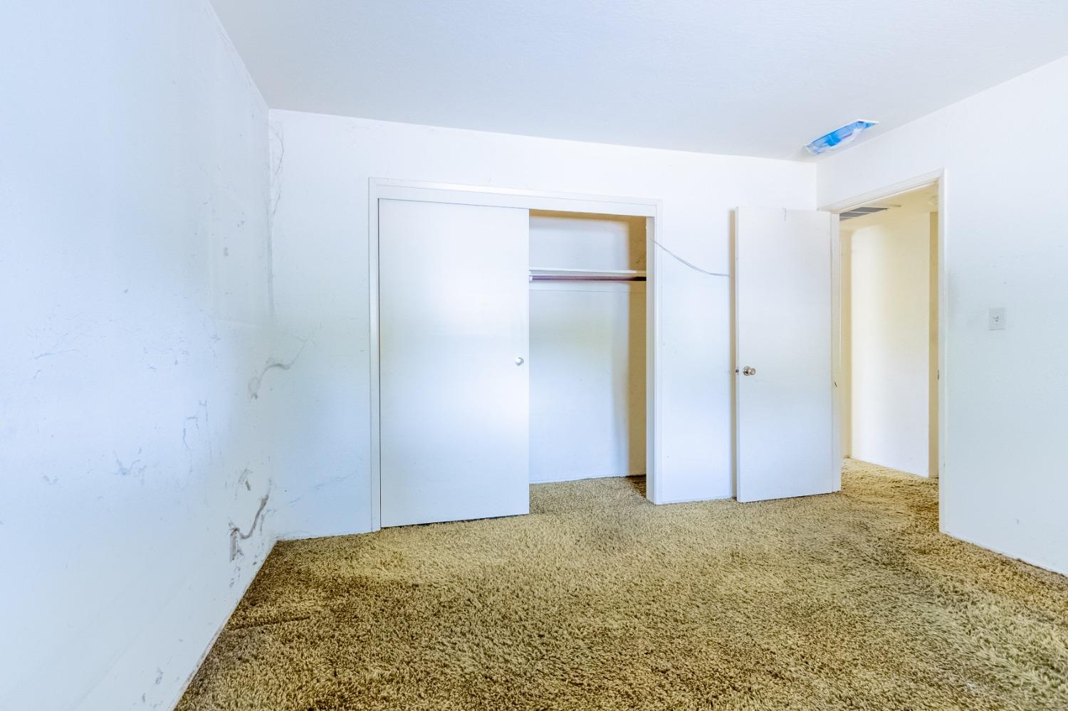 2550 Los Feliz Way