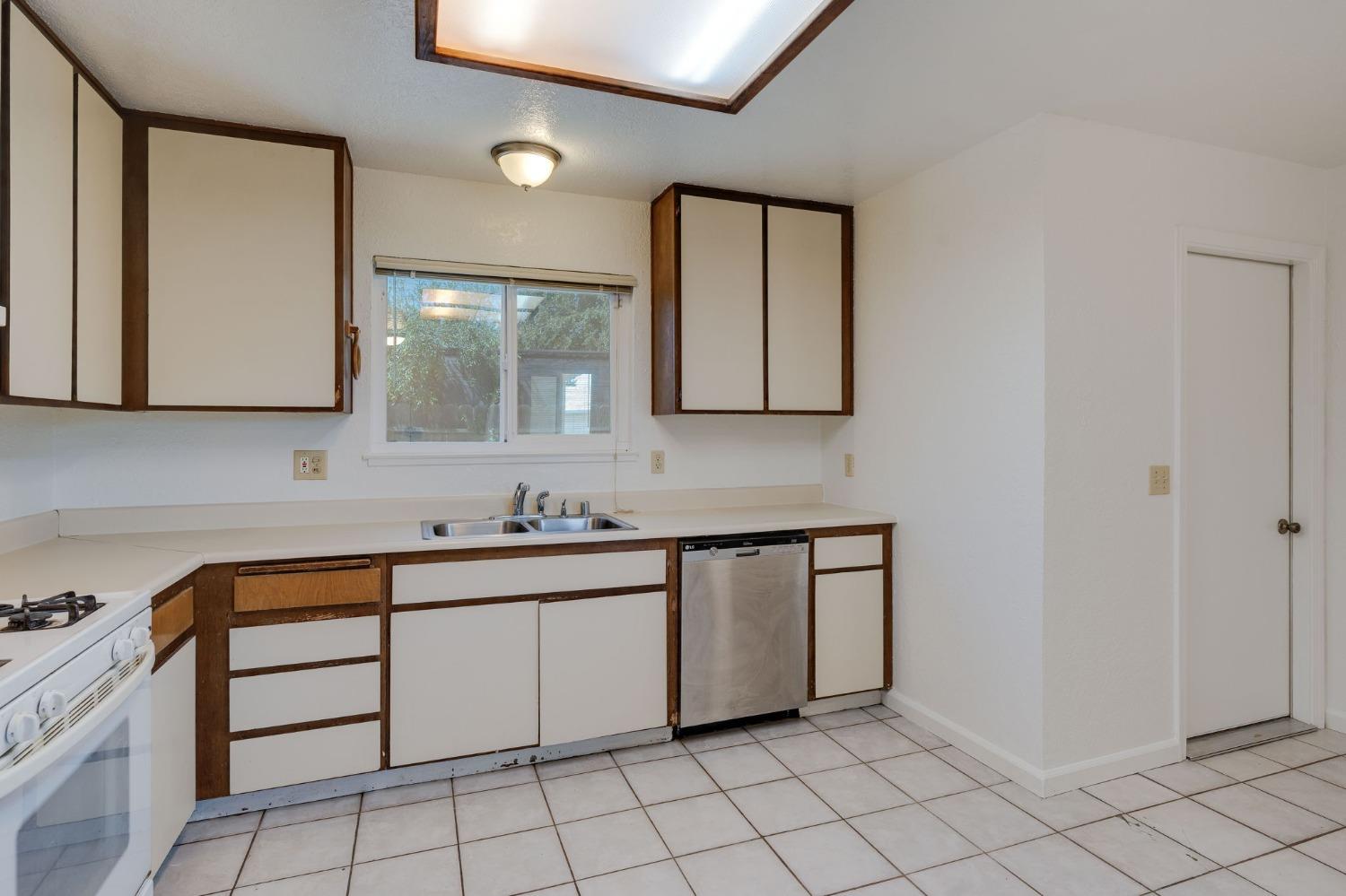 1461 4th Street