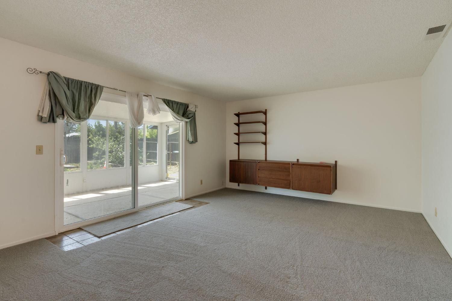 1461 4th Street