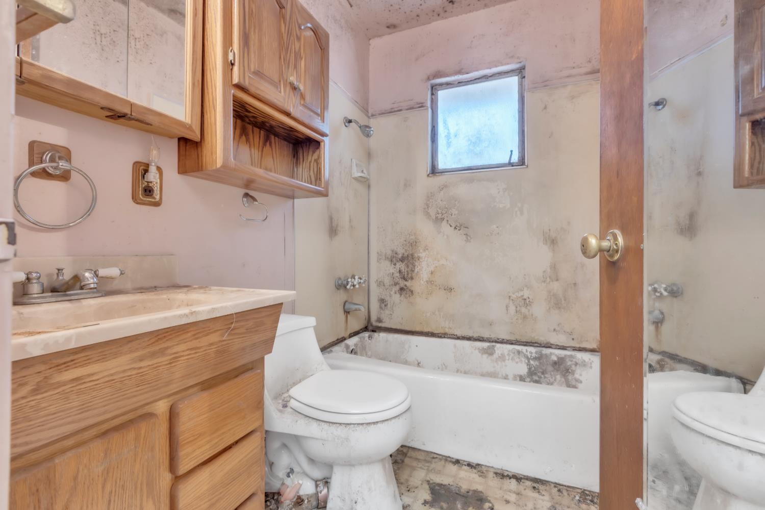 2104 Bowling Green Drive