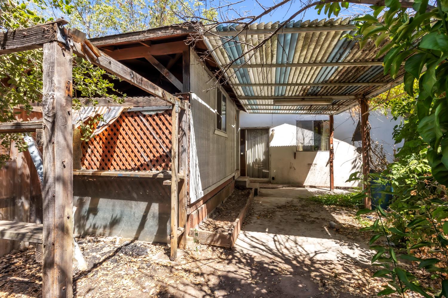 2104 Bowling Green Drive