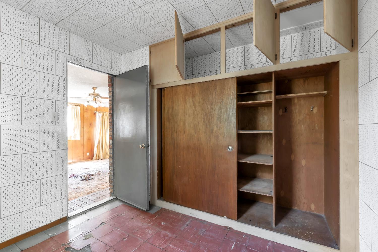 2104 Bowling Green Drive