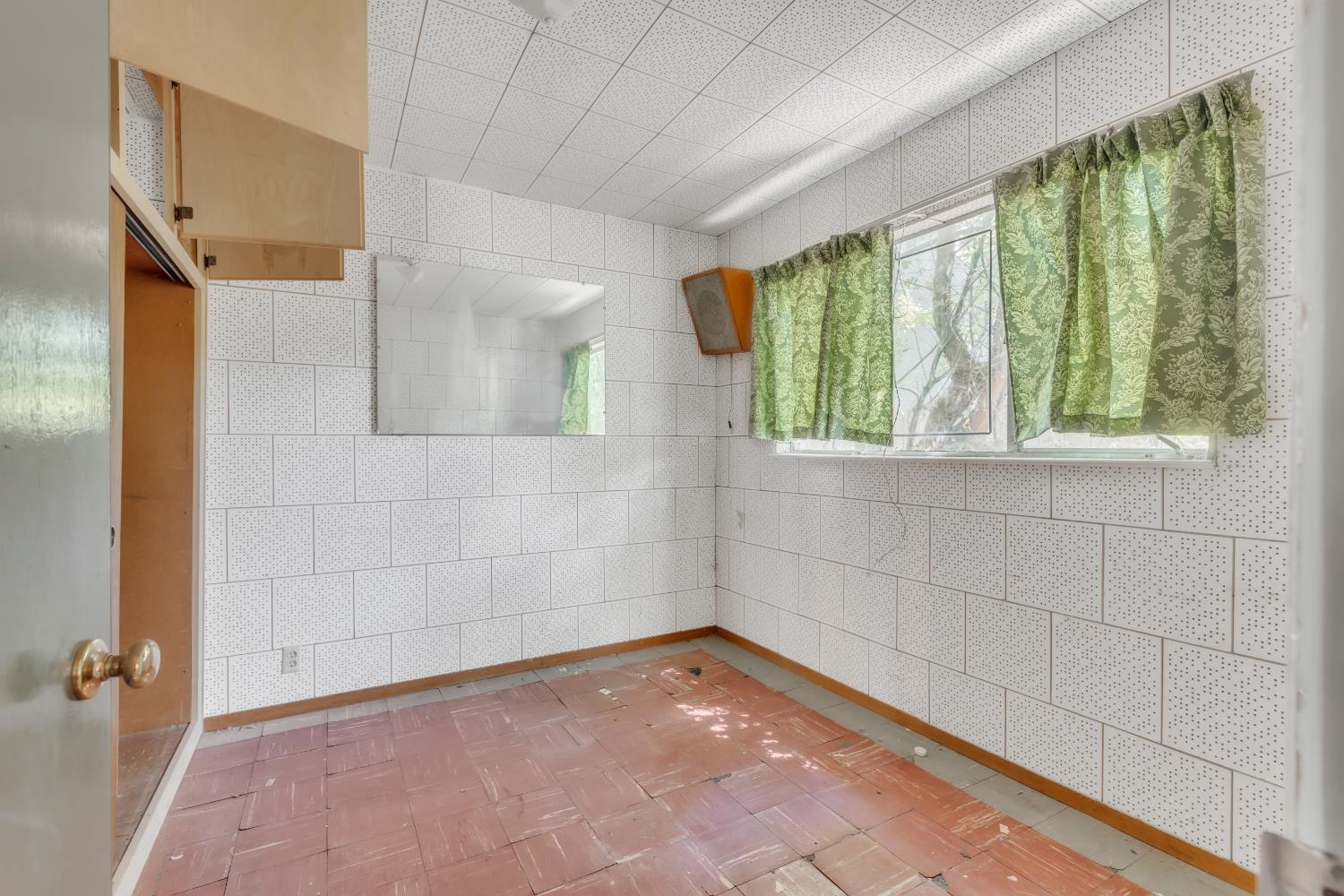 2104 Bowling Green Drive