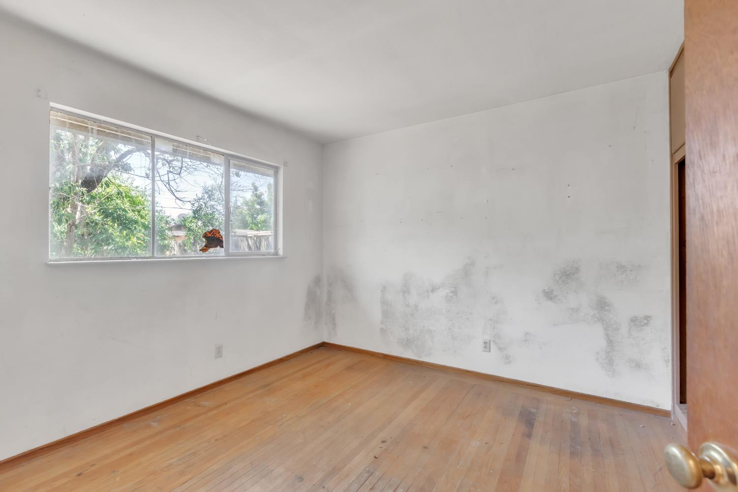 2104 Bowling Green Drive
