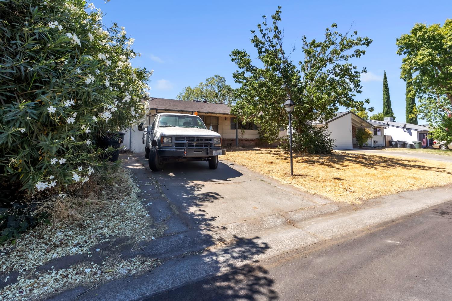 2104 Bowling Green Drive