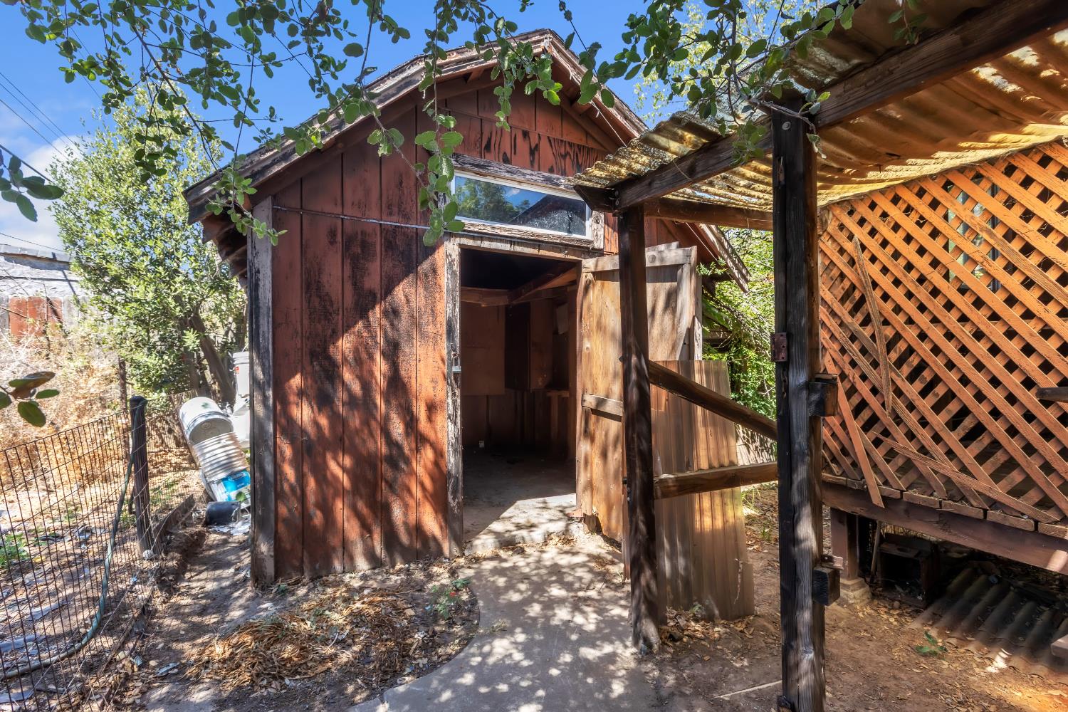 2104 Bowling Green Drive