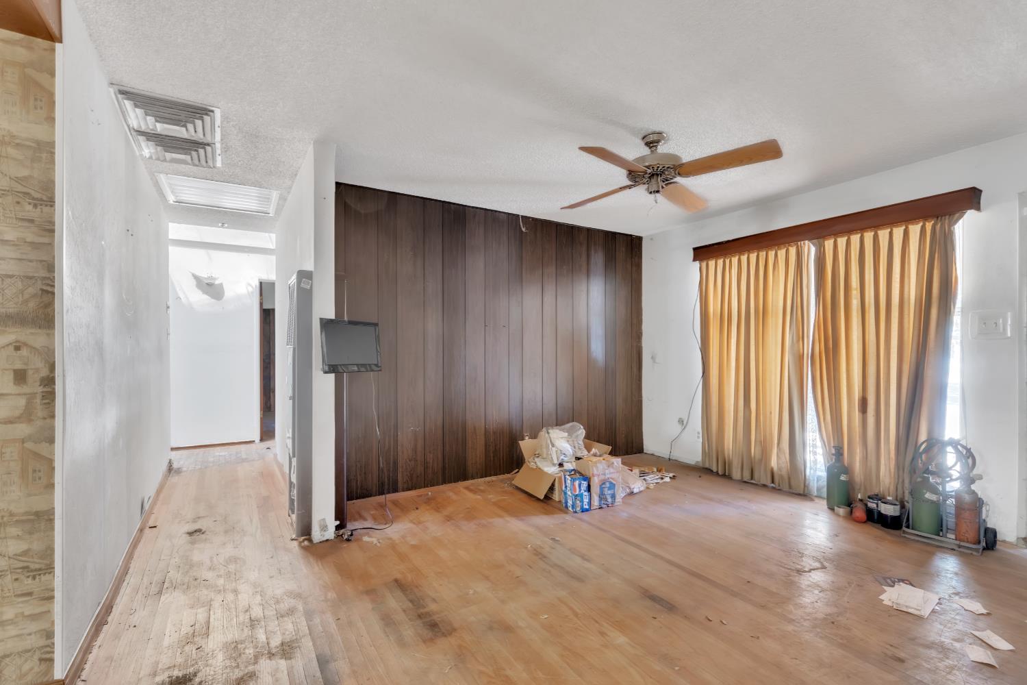 2104 Bowling Green Drive