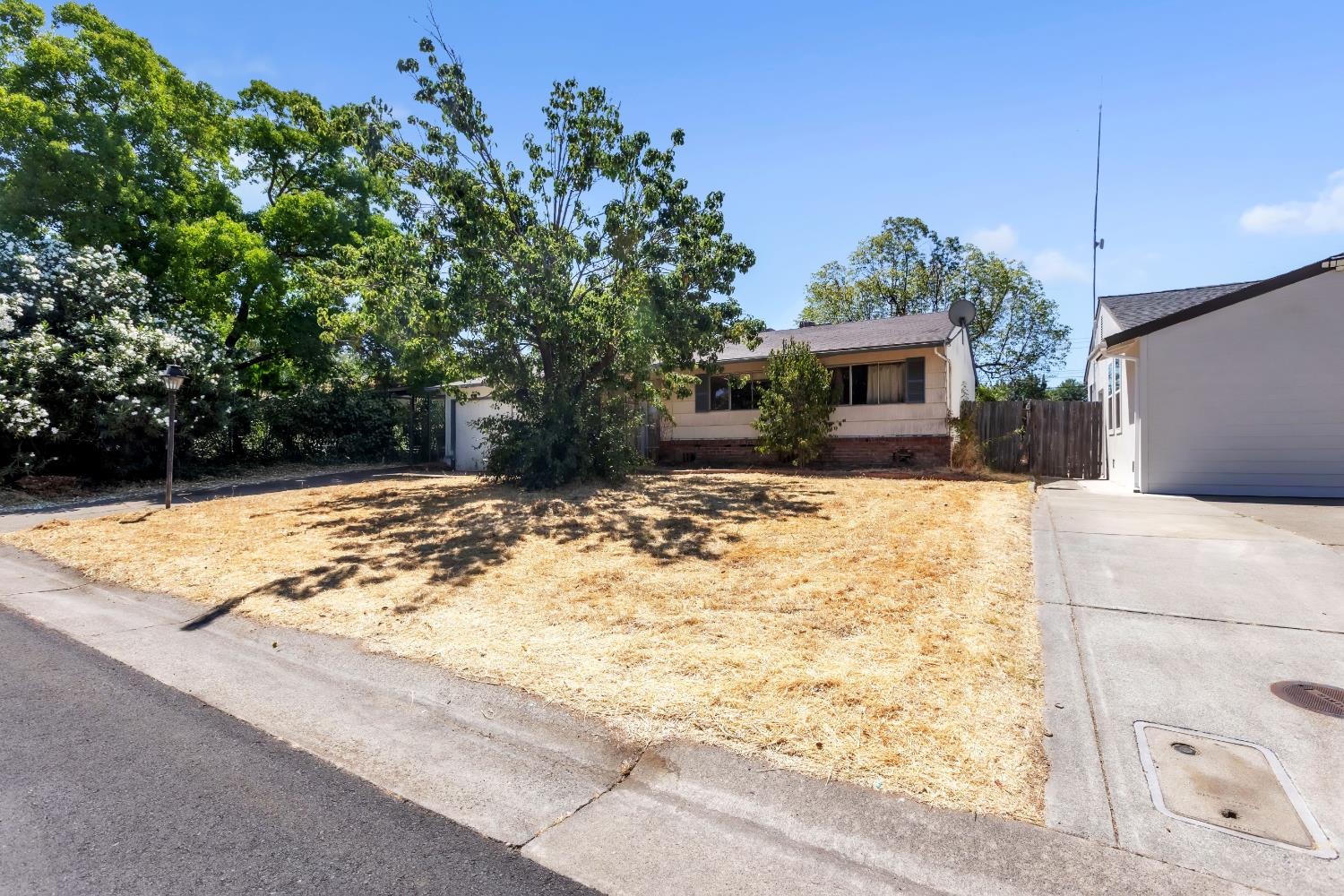 2104 Bowling Green Drive