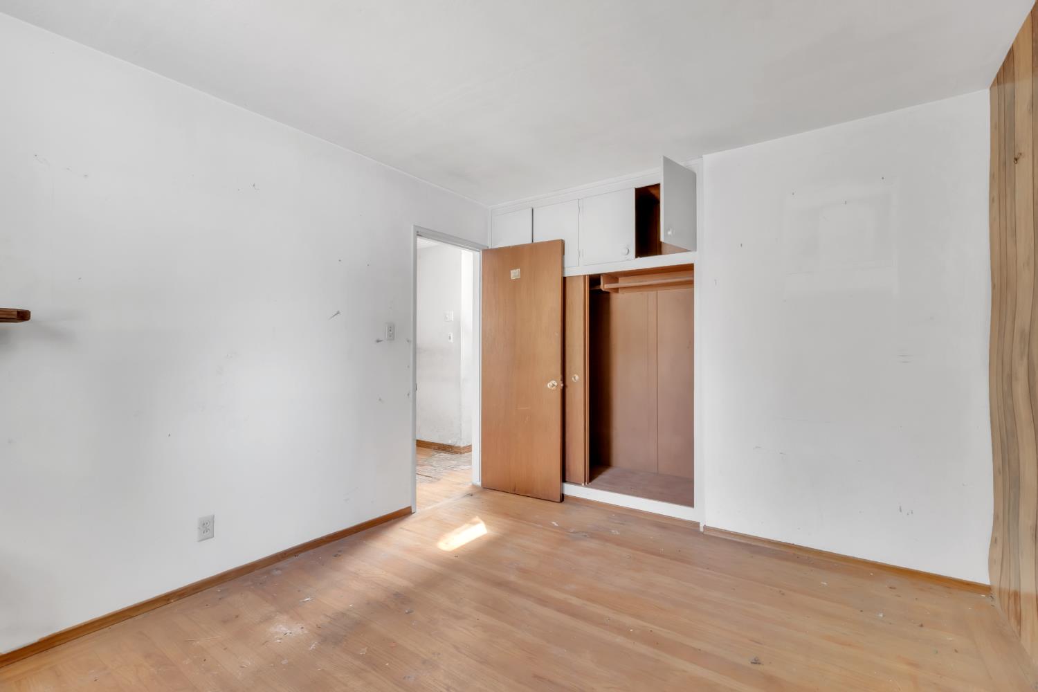 2104 Bowling Green Drive
