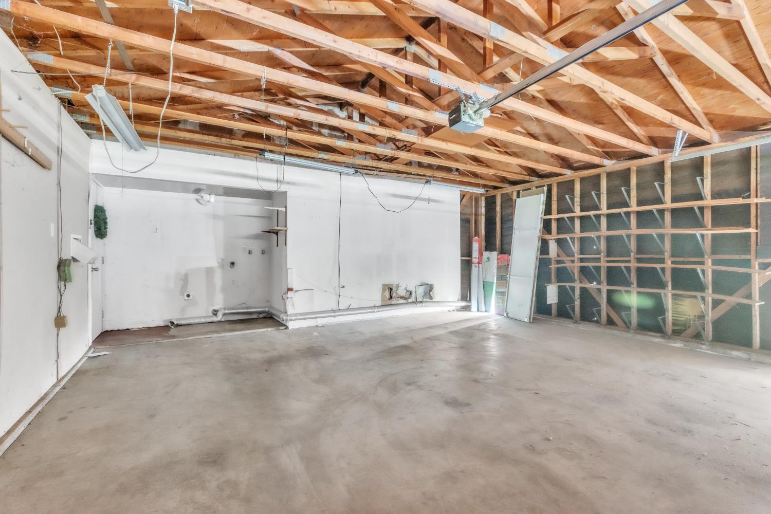 8018 Center Parkway