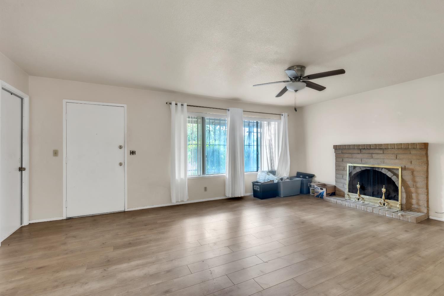 8018 Center Parkway