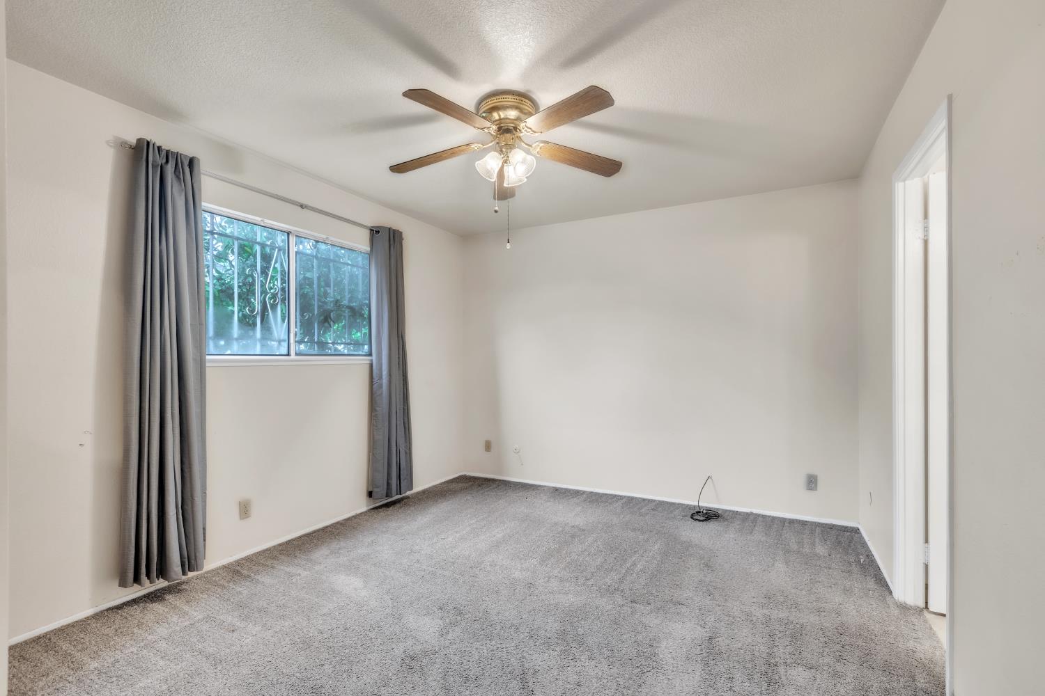 8018 Center Parkway