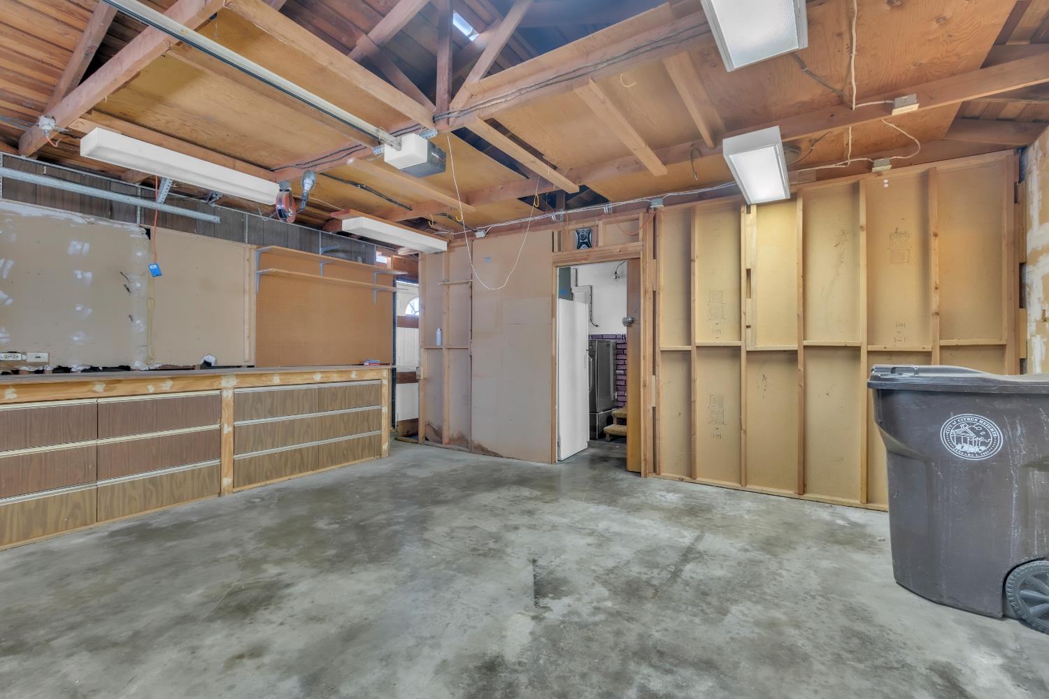 6424 Parkcrest Way