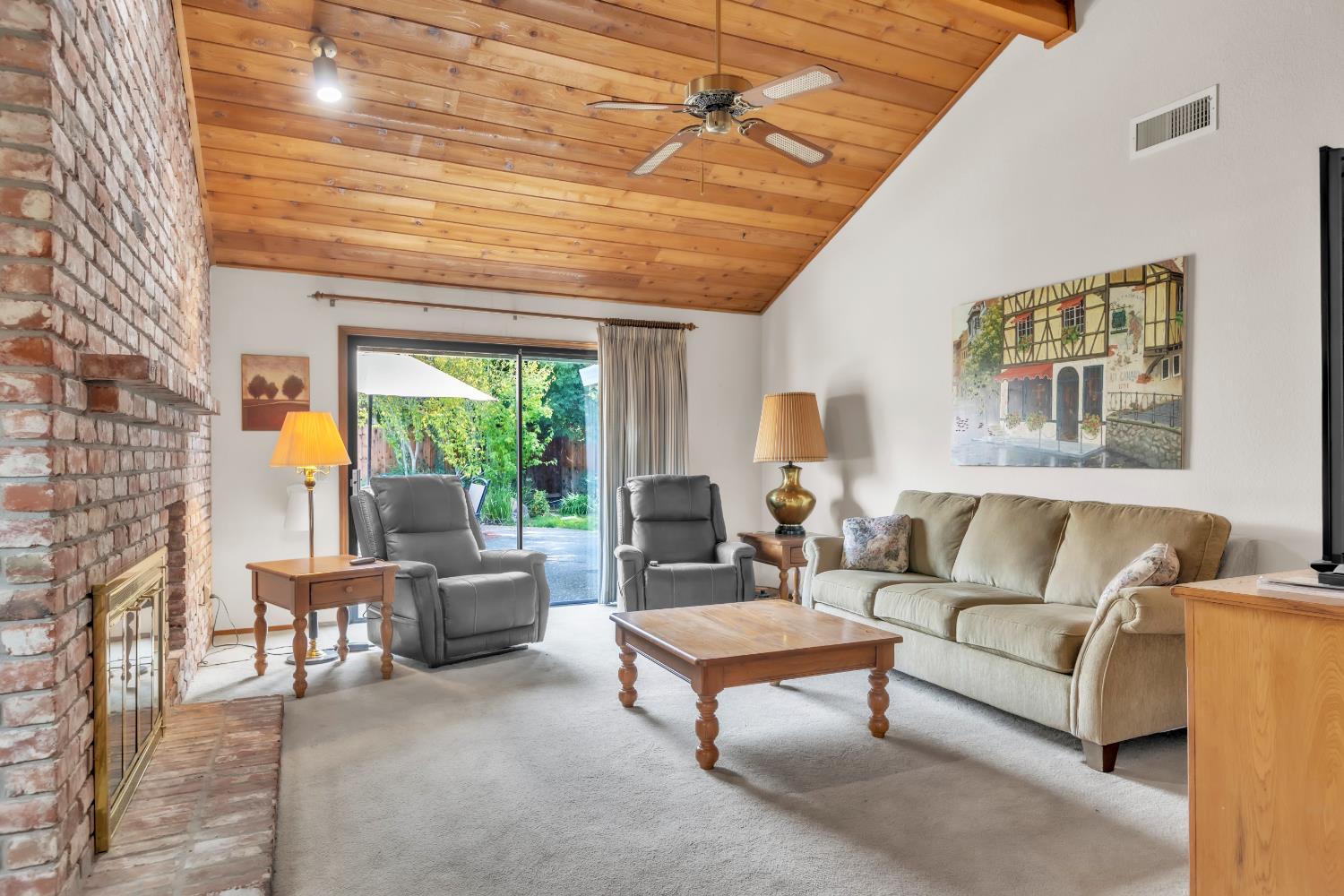 1046 Kensington Drive