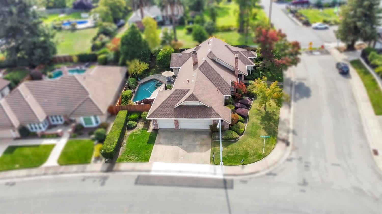 1046 Kensington Drive