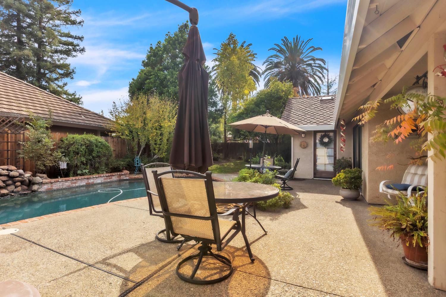 1046 Kensington Drive