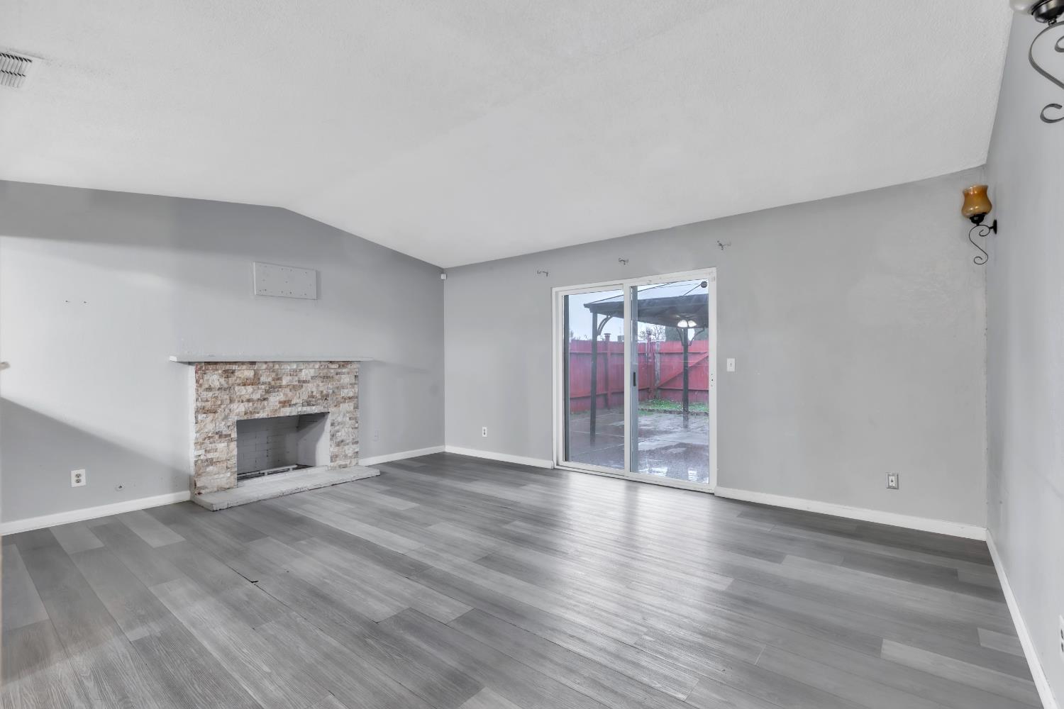 718 Castle Oaks Drive