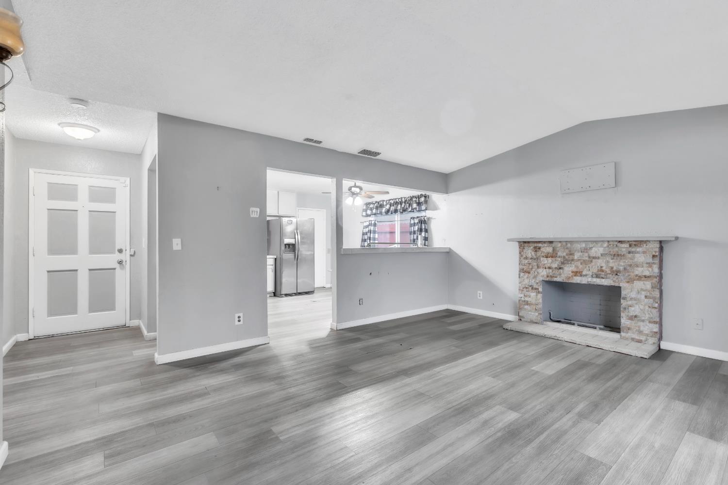 718 Castle Oaks Drive