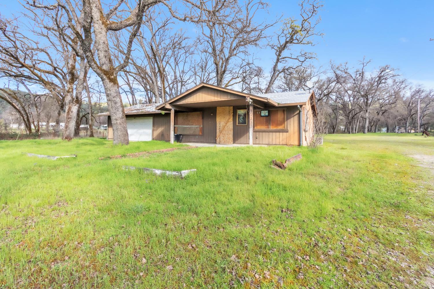10121 Valley Drive