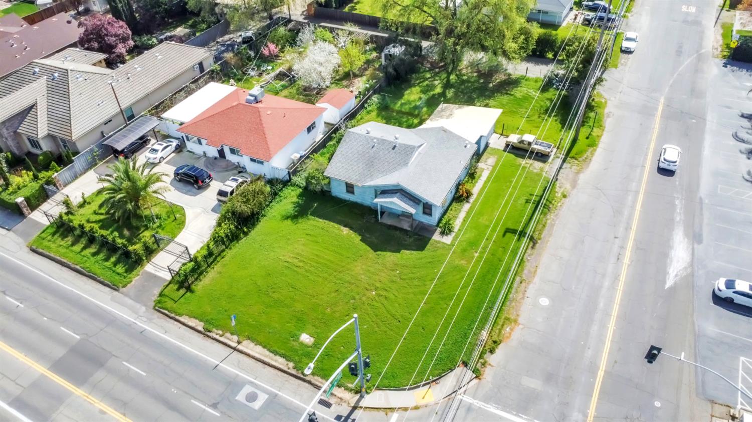 3900 Whitney Avenue