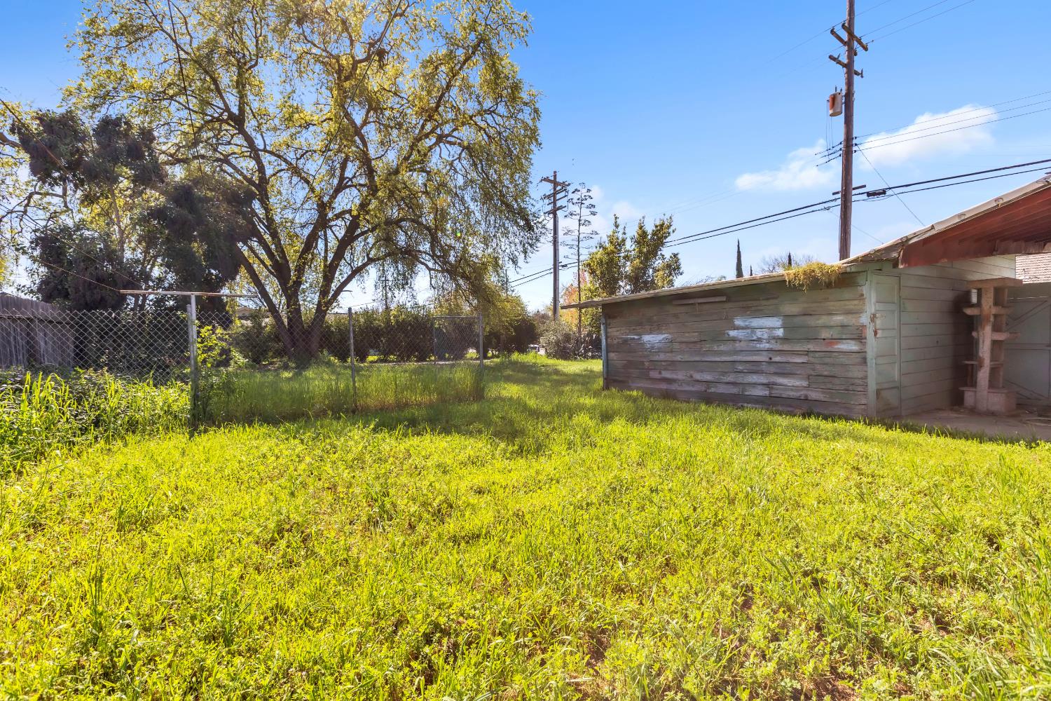 3900 Whitney Avenue