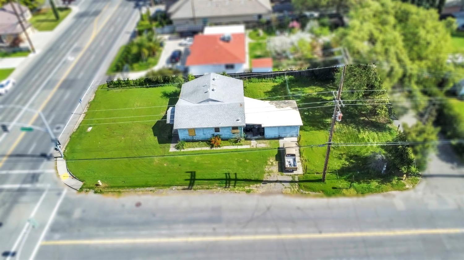 3900 Whitney Avenue