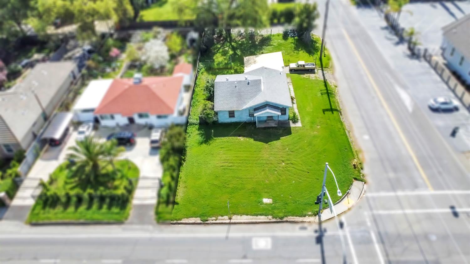 3900 Whitney Avenue