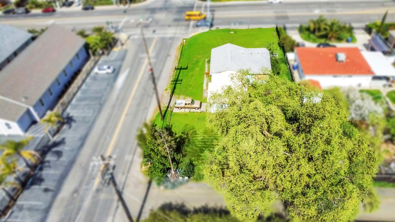 3900 Whitney Avenue