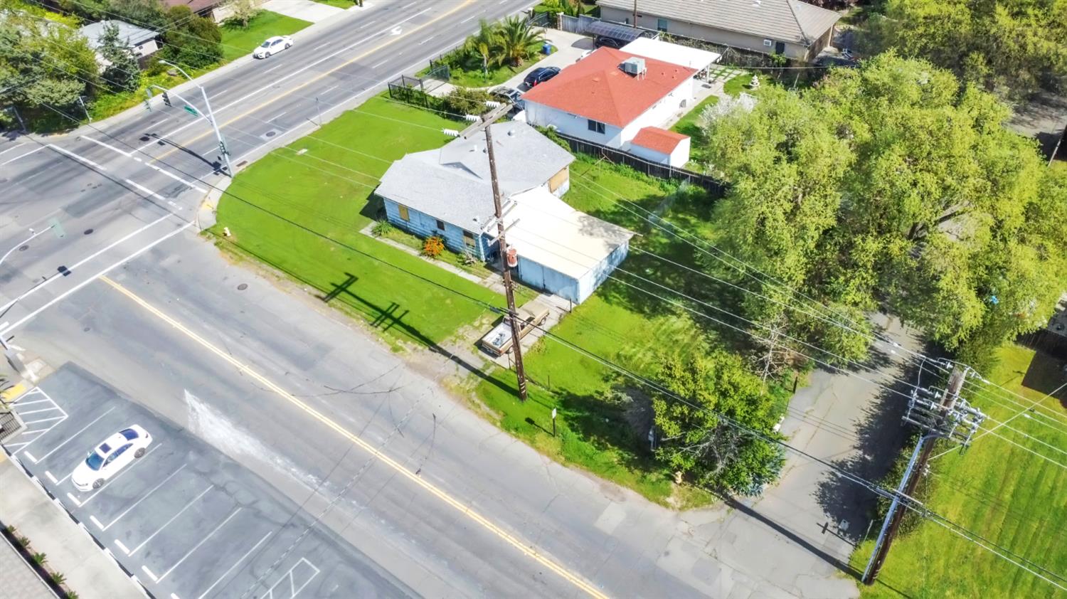 3900 Whitney Avenue