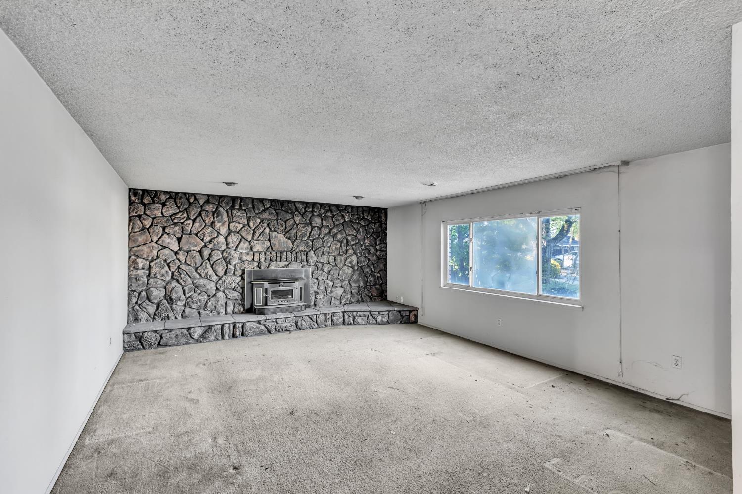 1528 Rancho Way