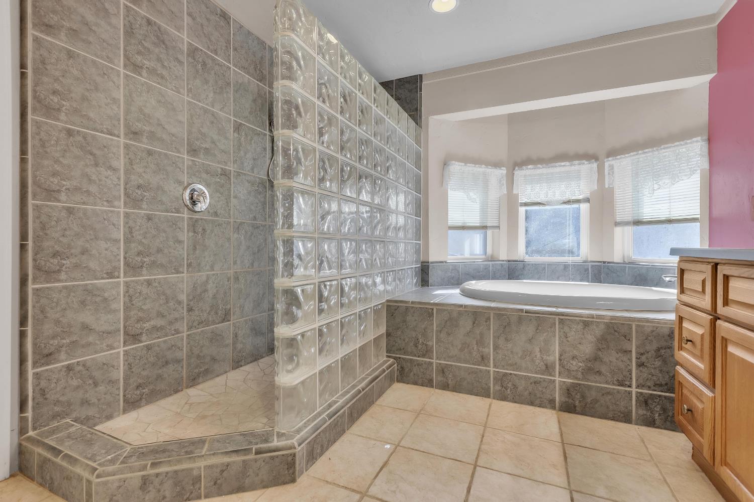 280 Gold Bluff Rd